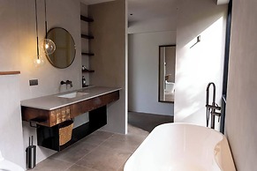 Kalamari Luxury Beach Front Villa