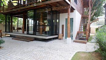 Kalamari Luxury Beach Front Villa