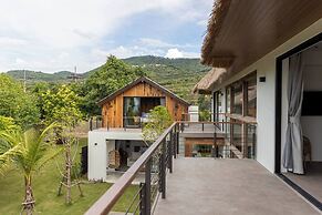 Kalamari Luxury Beach Front Villa