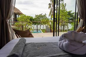 Kalamari Luxury Beach Front Villa