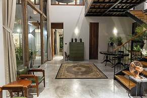 Kalamari Luxury Beach Front Villa