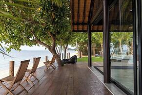 Kalamari Luxury Beach Front Villa
