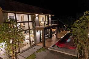Kalamari Luxury Beach Front Villa