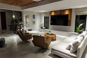 Kalamari Luxury Beach Front Villa