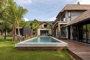 Kalamari Luxury Beach Front Villa