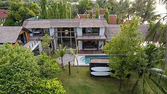 Kalamari Luxury Beach Front Villa