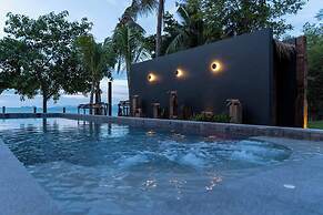 Kalamari Luxury Beach Front Villa