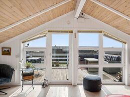 5 Star Holiday Home in Ronde