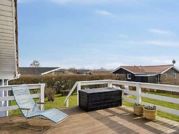 5 Star Holiday Home in Ronde