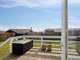 5 Star Holiday Home in Ronde