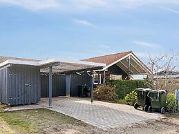 5 Star Holiday Home in Ronde