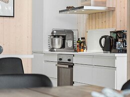 5 Star Holiday Home in Stege