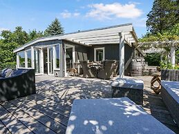 5 Star Holiday Home in Dronningmolle