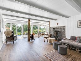 5 Star Holiday Home in Dronningmolle