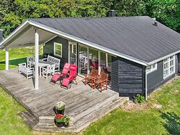 5 Star Holiday Home in Haarby
