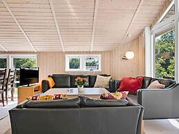 5 Star Holiday Home in Haarby