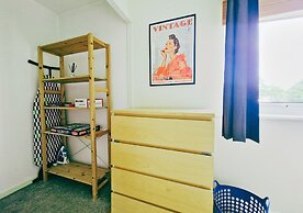 Comfy 3BR Flat on Quiet Street