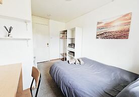 Comfy 3BR Flat on Quiet Street