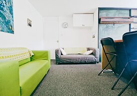 Comfy 3BR Flat on Quiet Street