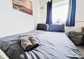 Comfy 3BR Flat on Quiet Street