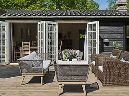 5 Star Holiday Home in Dronningmolle