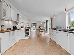5 Star Holiday Home in Dronningmolle
