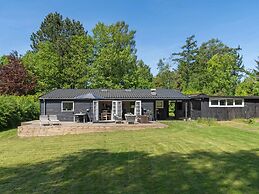 5 Star Holiday Home in Dronningmolle