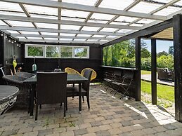 5 Star Holiday Home in Dronningmolle