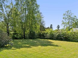 5 Star Holiday Home in Dronningmolle