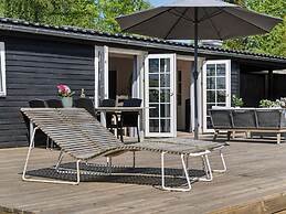 5 Star Holiday Home in Dronningmolle