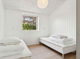 4 Star Holiday Home in Ronde