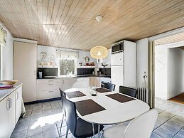 5 Star Holiday Home in Roslev