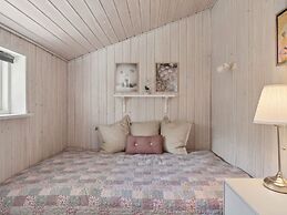 5 Star Holiday Home in Dronningmolle