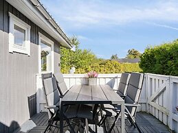 5 Star Holiday Home in Dronningmolle