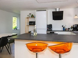 5 Star Holiday Home in Ronde