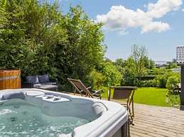 5 Star Holiday Home in Ronde
