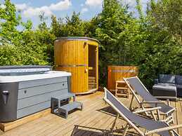 5 Star Holiday Home in Ronde