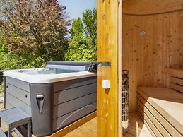 5 Star Holiday Home in Ronde