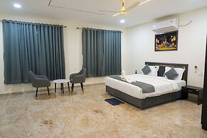 Madhura Luxury Hotels & Banquets