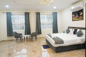 Madhura Luxury Hotels & Banquets