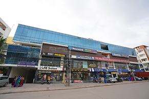 Madhura Luxury Hotels & Banquets