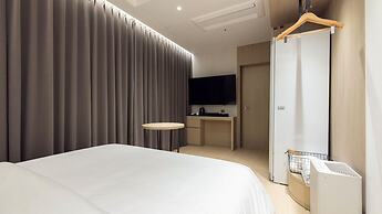 Hound Hotel Pohang Yeongildae