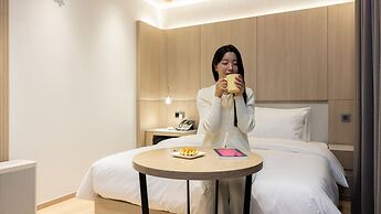 Hound Hotel Pohang Yeongildae