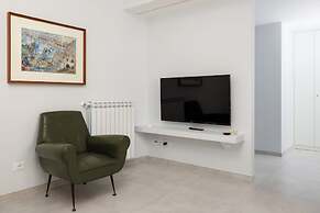 Amal & Surya apartments