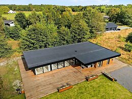 5 Star Holiday Home in Aakirkeby