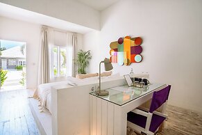 RIA ULUWATU Tropical Chic Hotel