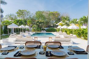 RIA ULUWATU Tropical Chic Hotel