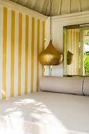 RIA ULUWATU Tropical Chic Hotel