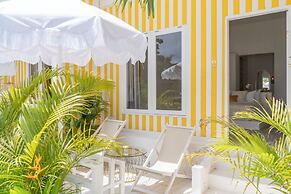 RIA ULUWATU Tropical Chic Hotel