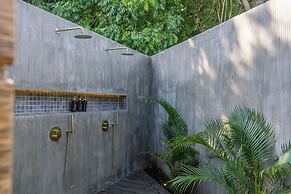 RIA ULUWATU Tropical Chic Hotel